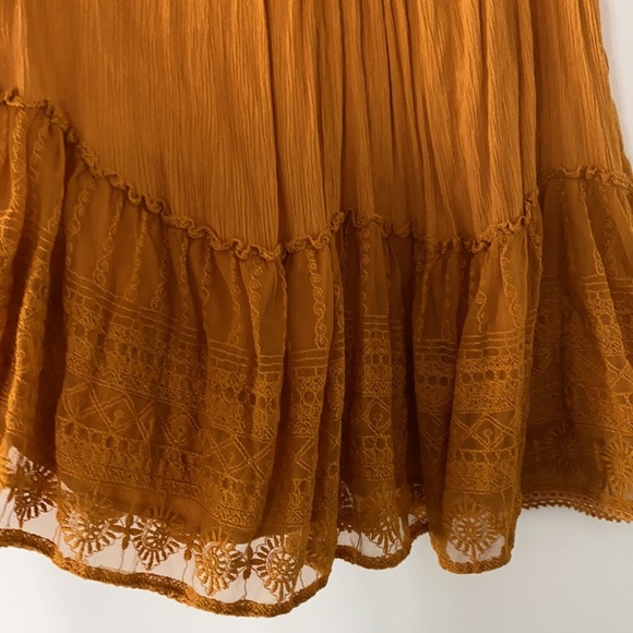 Staring at Stars (UO) Lacy Mustard Tank (L-2X) - Picture 2 of 3